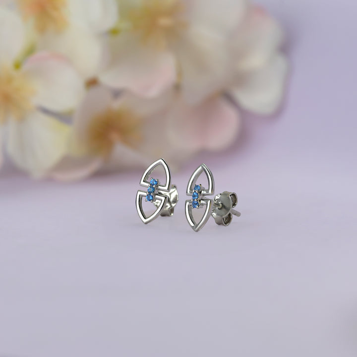 #metal_sterling-silver#stone-colour_topaz-blue