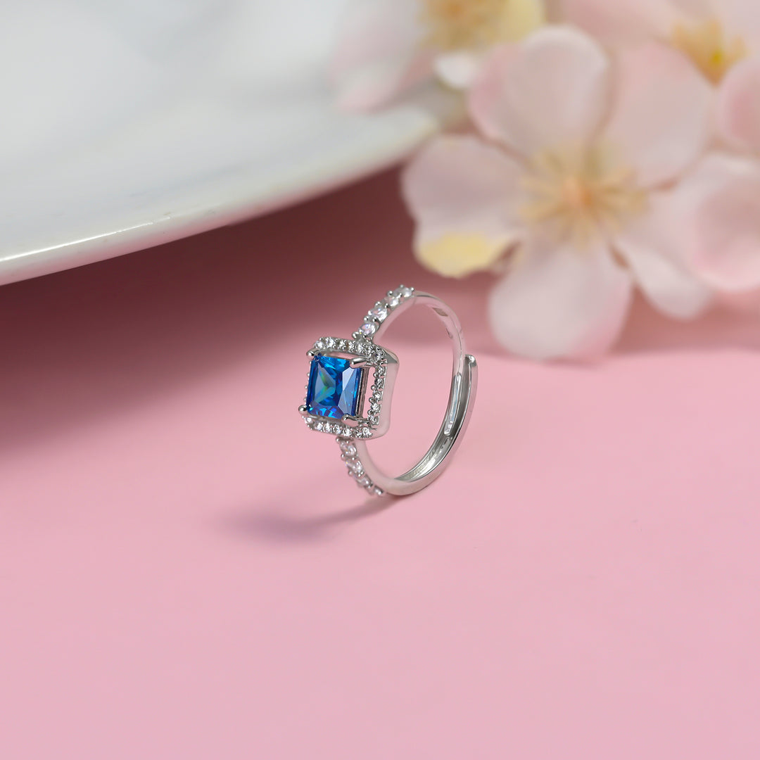 #metal_sterling-silver#stone-colour_topaz-blue